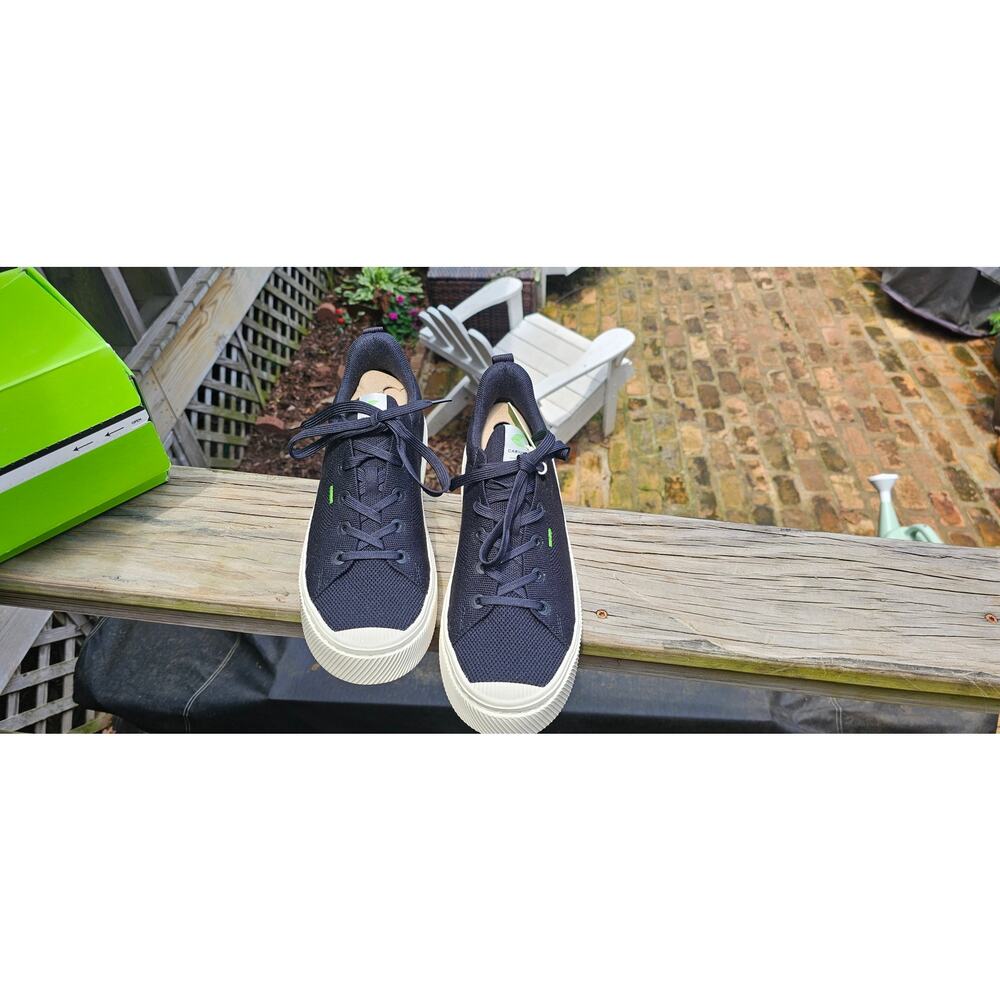 WORN ONCE Cariuma Black IBI Knit (M 10)